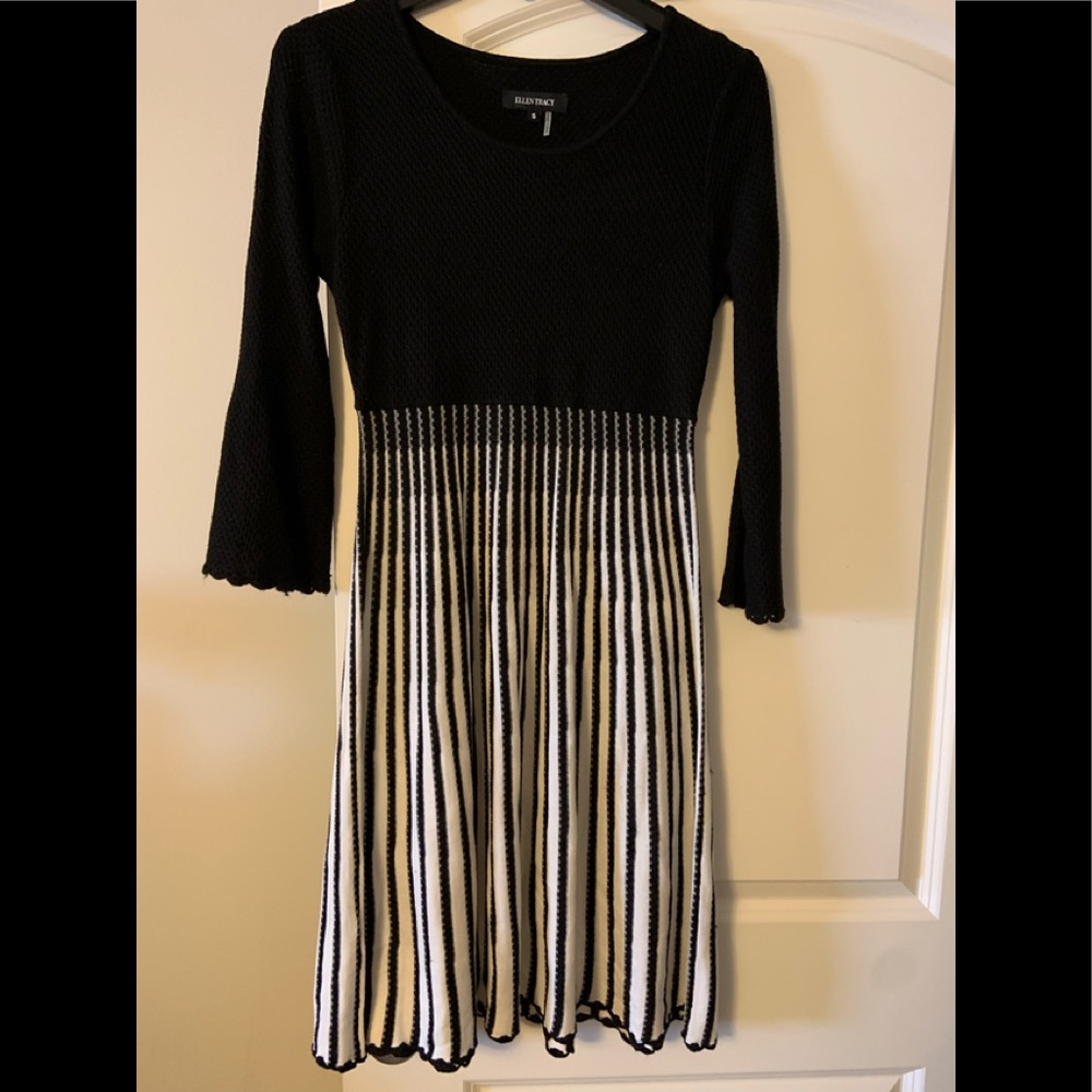 Cute knit dress. Comfortable and stylish